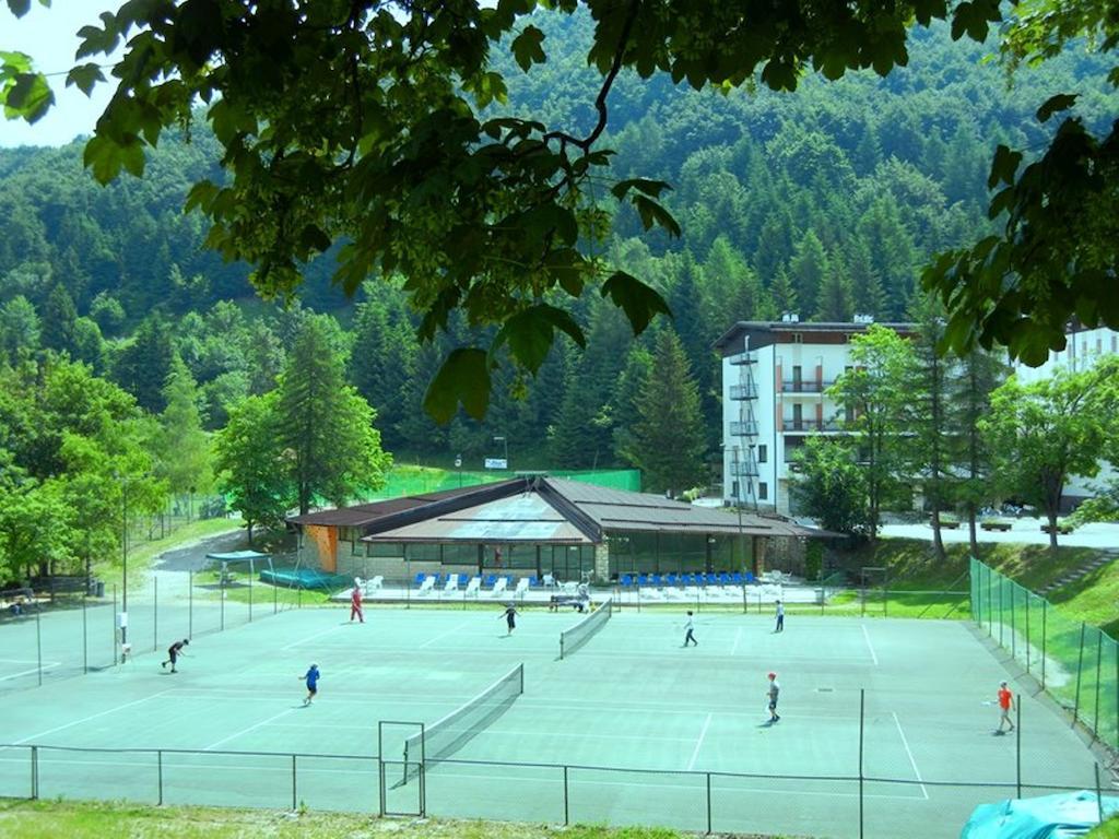 Sport & Family Hotel Bucaneve Brentonico Exterior foto