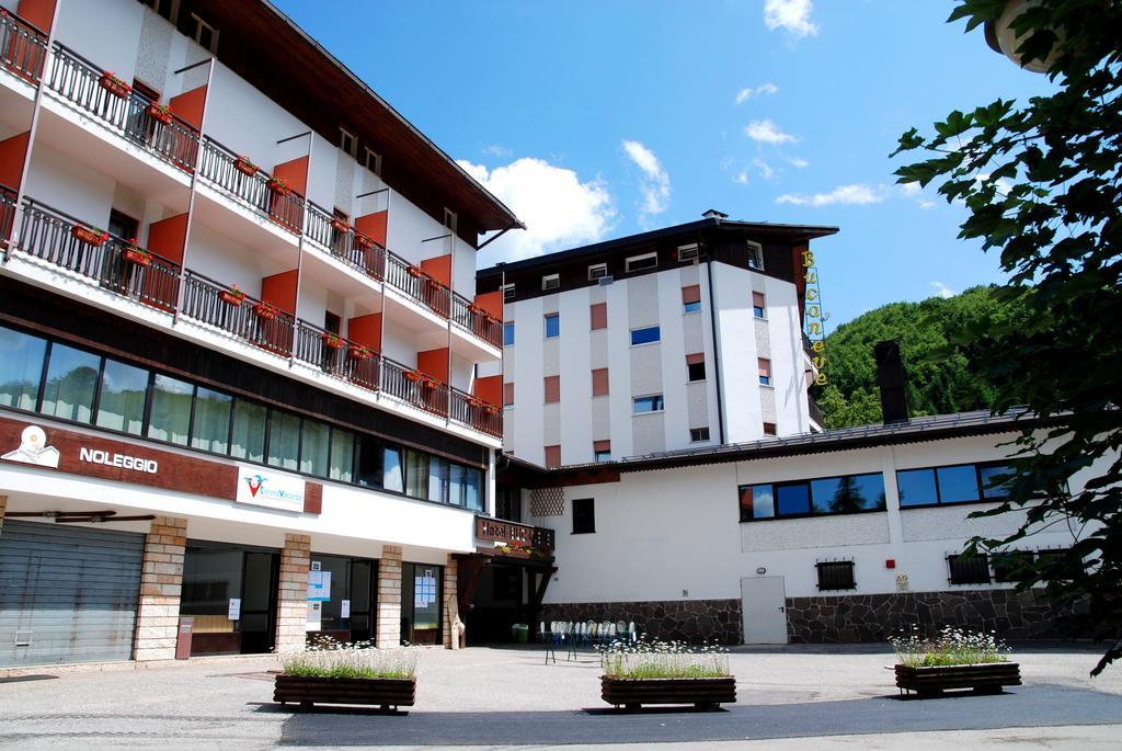 Sport & Family Hotel Bucaneve Brentonico Exterior foto